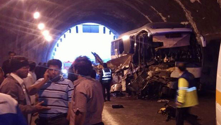 10 مجروح در پی تصادف در جاده تبریز + تصاویر 10 مجروح در پی تصادف در جاده تبریز + تصاویر