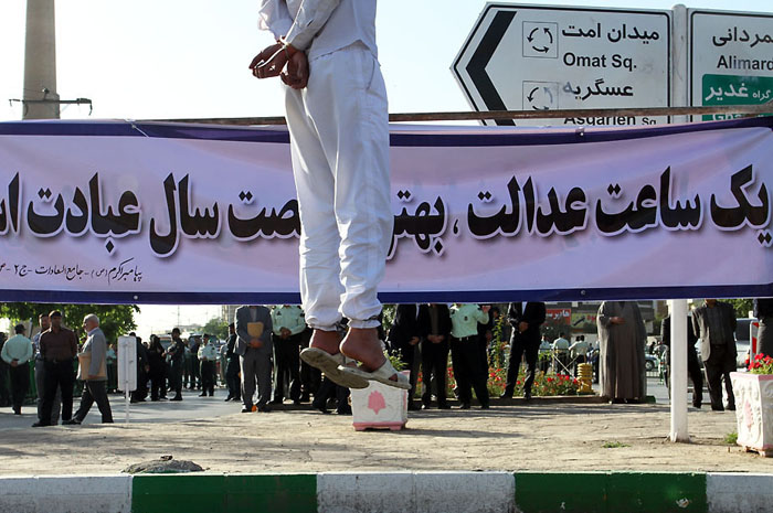 (تصاویر) اعدام قاتل طلافروش در مشهد (تصاویر) اعدام قاتل طلافروش در مشهد