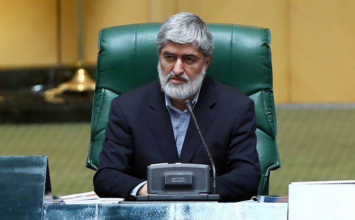 (تصاویر) مطهری بر صندلی ریاست مجلس (تصاویر) مطهری بر صندلی ریاست مجلس