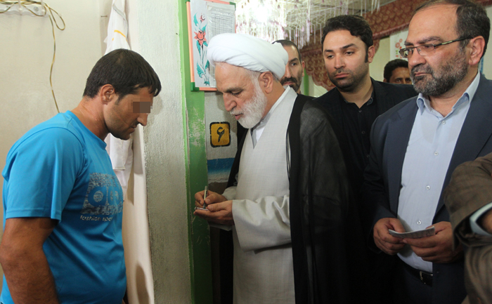 (تصاویر) بازدید آملی لاریجانی از کهریزک (تصاویر) بازدید آملی لاریجانی از کهریزک
