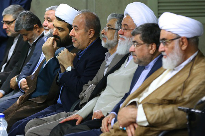 (تصاویر) دیدار شاعران با رهبرانقلاب (تصاویر) دیدار شاعران با رهبرانقلاب