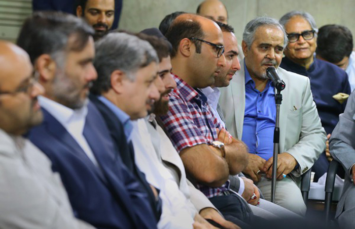 (تصاویر) دیدار شاعران با رهبرانقلاب (تصاویر) دیدار شاعران با رهبرانقلاب
