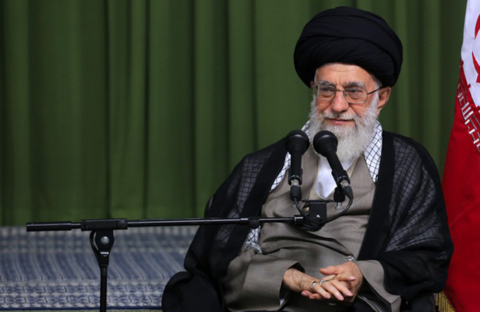 (تصاویر) دیدار شاعران با رهبرانقلاب (تصاویر) دیدار شاعران با رهبرانقلاب
