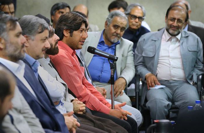 (تصاویر) دیدار شاعران با رهبرانقلاب (تصاویر) دیدار شاعران با رهبرانقلاب