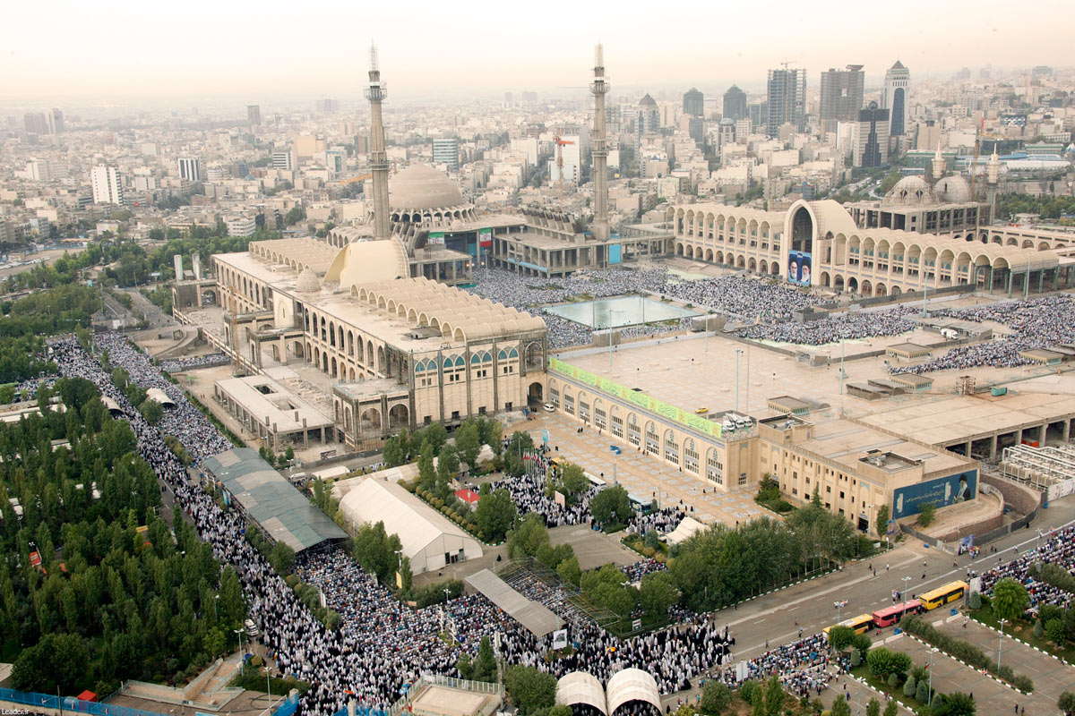 (تصاویر) نماز عید فطر به امامت رهبر انقلاب (تصاویر) نماز عید فطر به امامت رهبر انقلاب