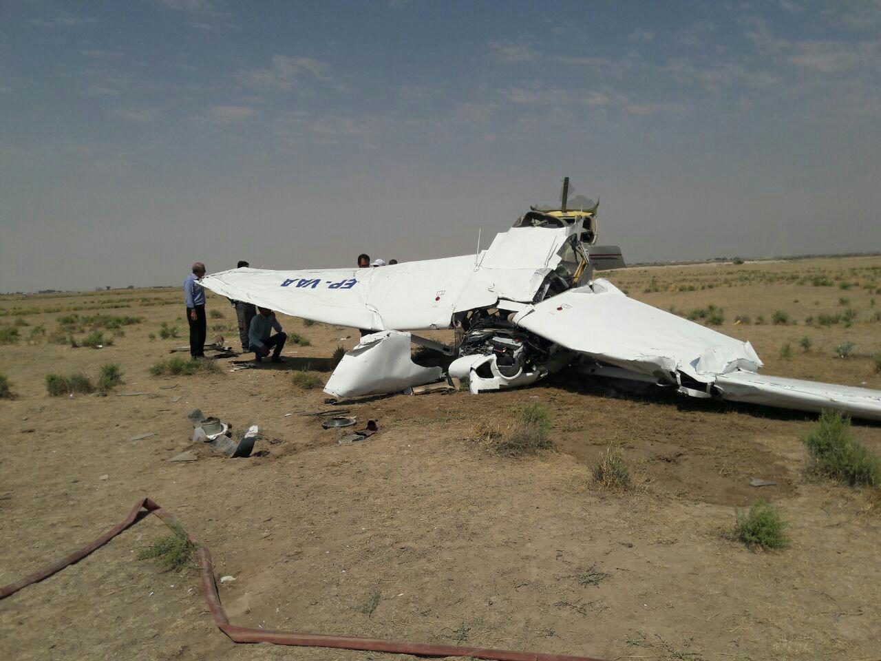 سقوط هواپیمای آموزشی در نظرآباد استان البرز سقوط هواپیمای آموزشی در نظرآباد استان البرز