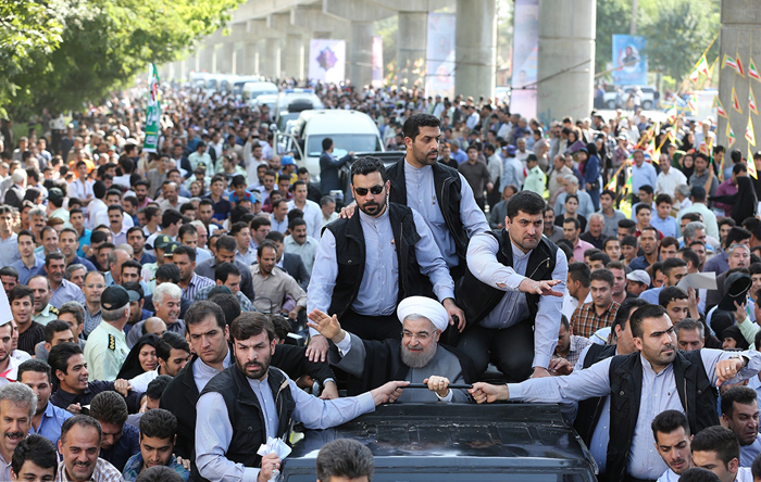 (تصاویر) استقبال از روحانی در کرمانشاه (تصاویر) استقبال از روحانی در کرمانشاه