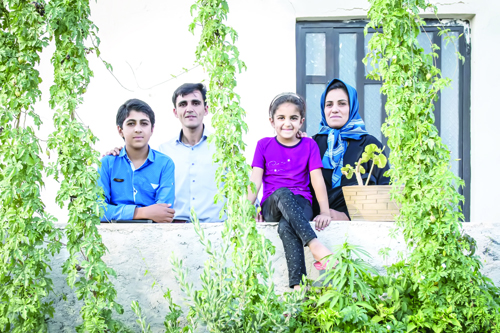 یک روز زندگی با خانواده محیطبان سیاهکوه یک روز زندگی با خانواده محیطبان سیاهکوه