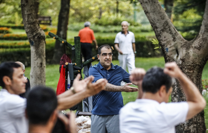 حضور وزیر بهداشت در ورزش صبحگاهی حضور وزیر بهداشت در ورزش صبحگاهی