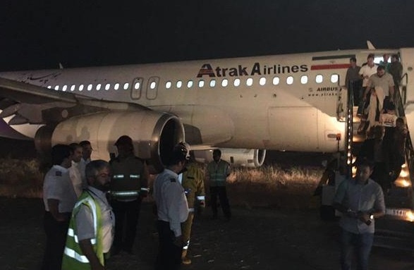 (تصویر)یک هواپیما از باند فرودگاه مهرآباد خارج شد (تصویر)یک هواپیما از باند فرودگاه مهرآباد خارج شد