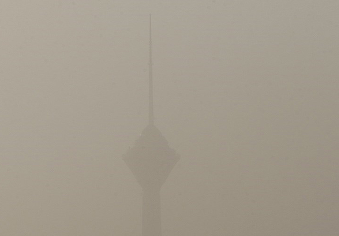 (تصاویر) طوفان و گرد و غبار شدید در تهران (تصاویر) طوفان و گرد و غبار شدید در تهران