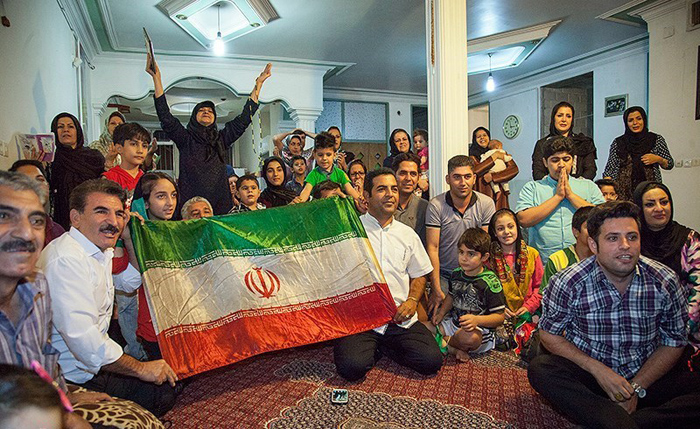 (تصاویر) لحظات پرالتهاب خانواده خالوندی (تصاویر) لحظات پرالتهاب خانواده خالوندی