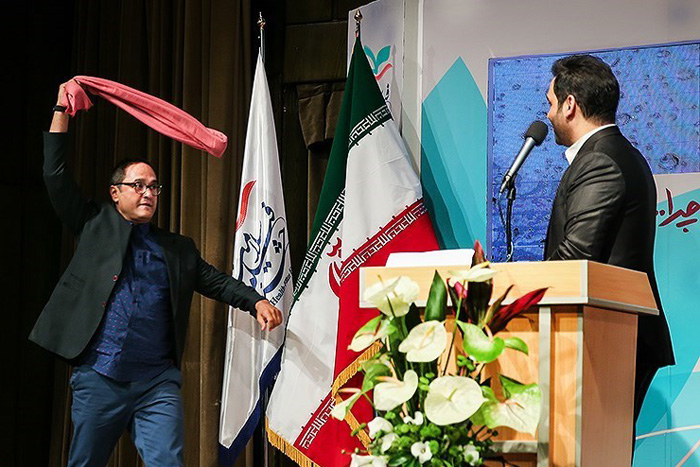 (تصاویر) سلفی رامبد جوان با وزیر بهداشت (تصاویر) سلفی رامبد جوان با وزیر بهداشت