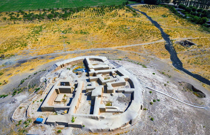 (تصاویر) رونمایی از تپه 7هزارساله در نظرآباد (تصاویر) رونمایی از تپه 7هزارساله در نظرآباد