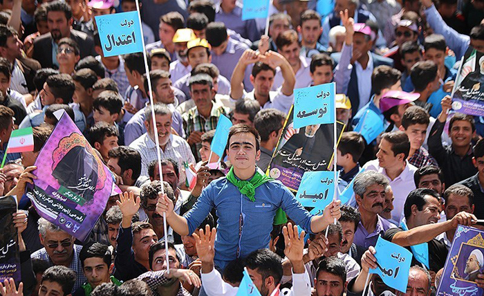 (تصاویر) استقبال از روحانی در قزوین (تصاویر) استقبال از روحانی در قزوین