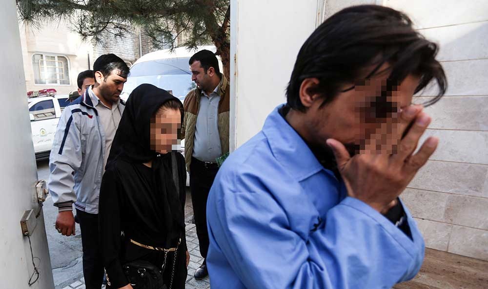 (تصاویر) بازسازی صحنه قتل طاهای ۶ ساله توسط پدر و نامادریاش (تصاویر) بازسازی صحنه قتل طاهای ۶ ساله توسط پدر و نامادریاش