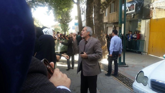 جنجال بازداشت یک متهم در کرمانشاه +(تصاویر) جنجال بازداشت یک متهم در کرمانشاه +(تصاویر)