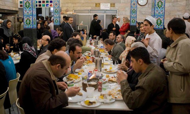 گزارش خواندنی گاردین از غذاهای رنگارنگ ایرانی گزارش خواندنی گاردین از غذاهای رنگارنگ ایرانی