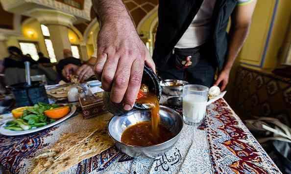 گزارش خواندنی گاردین از غذاهای رنگارنگ ایرانی گزارش خواندنی گاردین از غذاهای رنگارنگ ایرانی