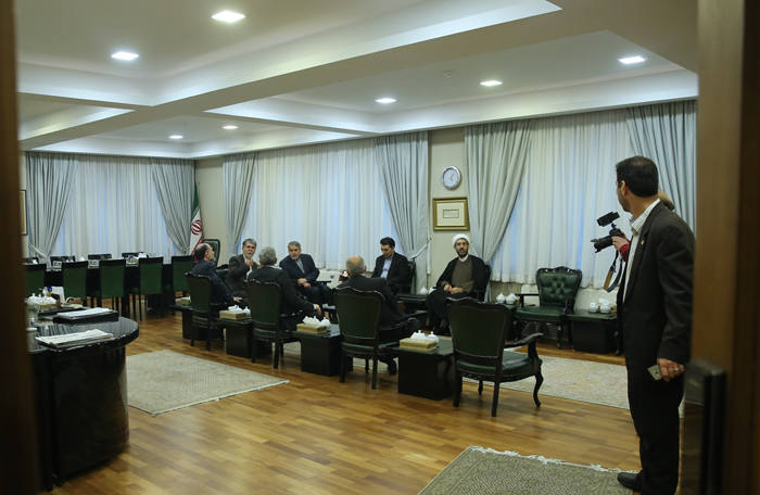 (تصاویر) صالحی امیری در دفتر کار جدید (تصاویر) صالحی امیری در دفتر کار جدید