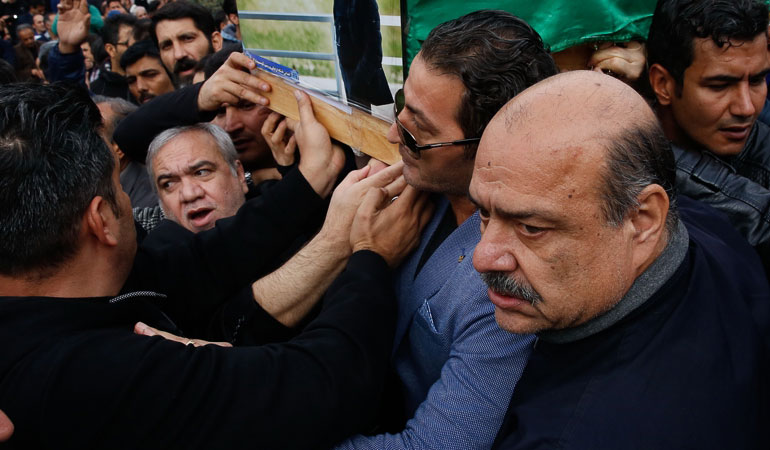 امروز به روایت تصویر// تشییع مرحوم پورحیدری، لیگ فوتبال بانوان، جشن تولد بازیکن افسانهای و ... امروز به روایت تصویر// تشییع مرحوم پورحیدری، لیگ فوتبال بانوان، جشن تولد بازیکن افسانهای و ...