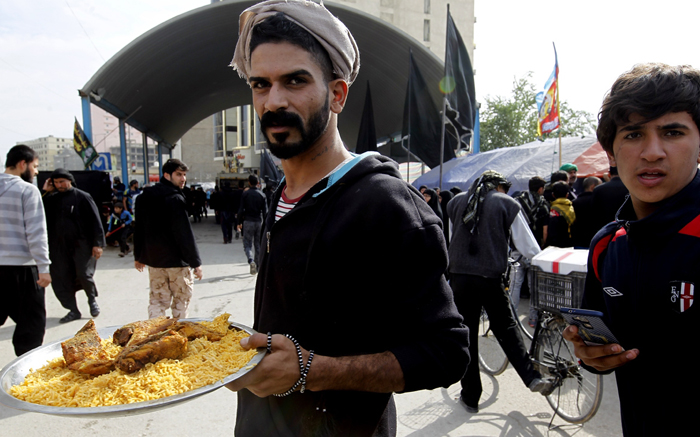 (تصاویر) خدمت رسانی به زائران اربعین (تصاویر) خدمت رسانی به زائران اربعین