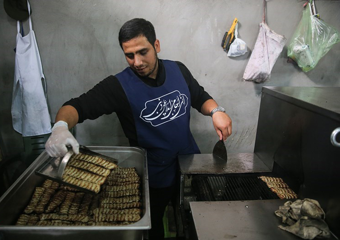 (تصاویر) خدمت رسانی به زائران اربعین (تصاویر) خدمت رسانی به زائران اربعین