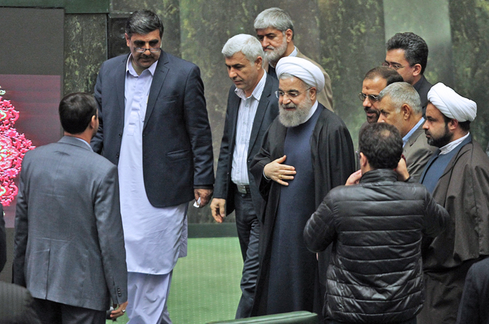 (تصاویر) روحانی بودجه96 را تقدیم مجلس کرد (تصاویر) روحانی بودجه96 را تقدیم مجلس کرد