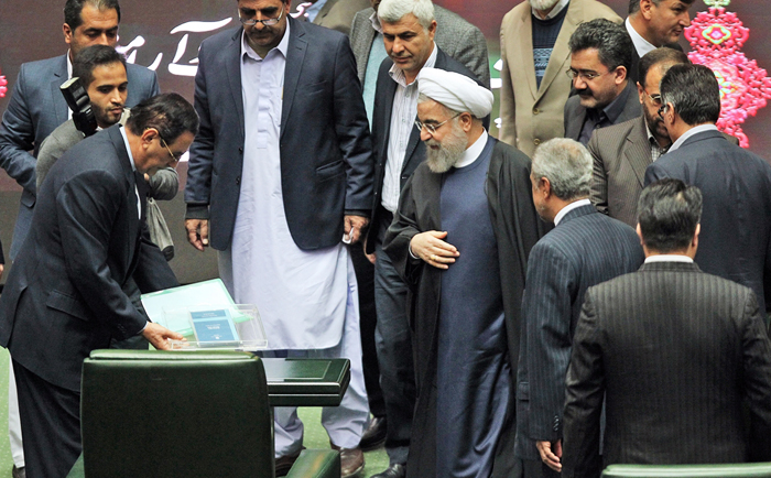(تصاویر) روحانی بودجه96 را تقدیم مجلس کرد (تصاویر) روحانی بودجه96 را تقدیم مجلس کرد