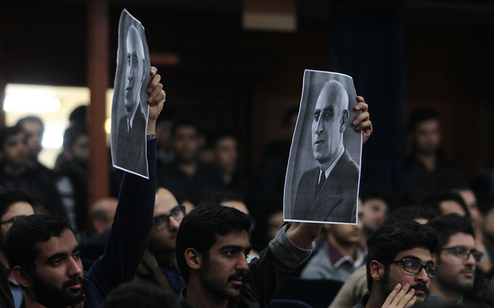 (تصاویر) حضور مجید انصاری در دانشگاه حاشیه ساز شد (تصاویر) حضور مجید انصاری در دانشگاه حاشیه ساز شد