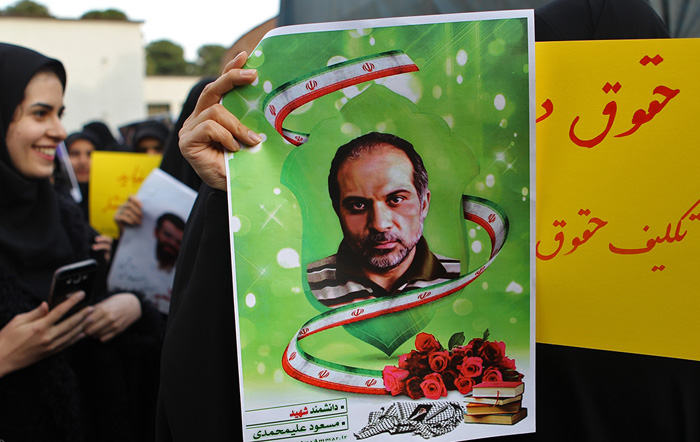 (تصاویر) حضور مجید انصاری در دانشگاه حاشیه ساز شد (تصاویر) حضور مجید انصاری در دانشگاه حاشیه ساز شد