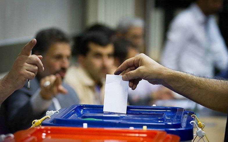 تاجرنیا: بحث عبور از روحانی در میان نیست تاجرنیا: بحث عبور از روحانی در میان نیست