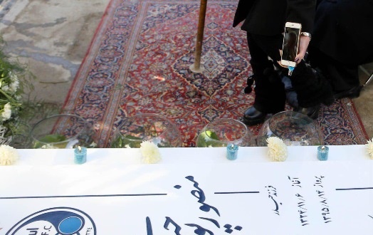 (عکس) دختر پورحیدری از راه دور در مراسم پدرش شرکت کرد (عکس) دختر پورحیدری از راه دور در مراسم پدرش شرکت کرد