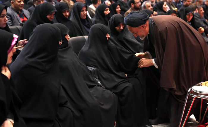 (تصاویر) تجلیل از همسر آیتالله هاشمی (تصاویر) تجلیل از همسر آیتالله هاشمی