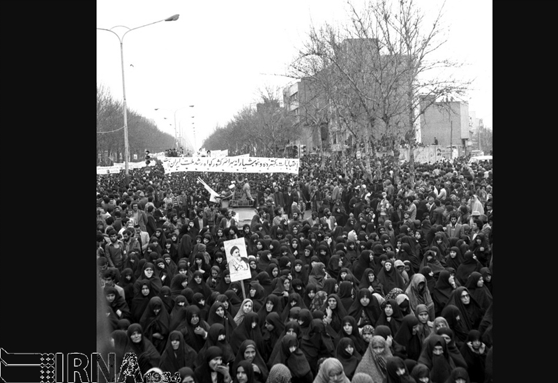 (تصاویر) راهپیمایی در حمایت از دولت بازرگان