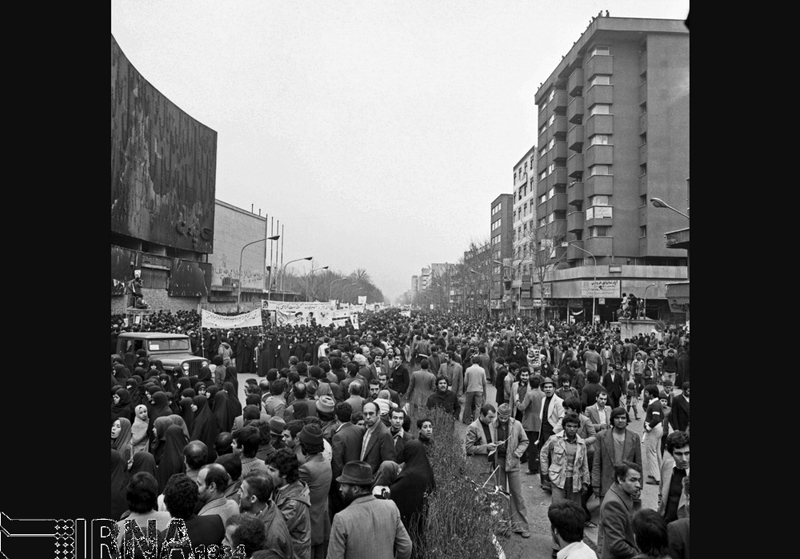 (تصاویر) راهپیمایی در حمایت از دولت بازرگان