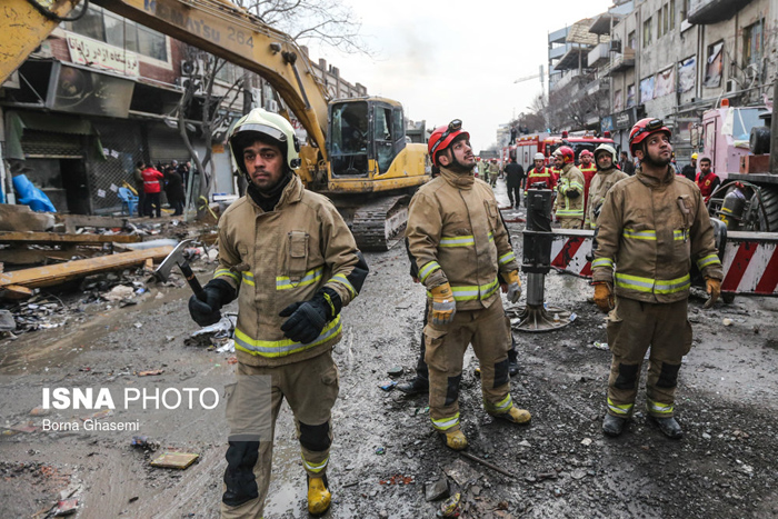 (تصاویر) یک روز پس از آتشسوزی پلاسکو (تصاویر) یک روز پس از آتشسوزی پلاسکو