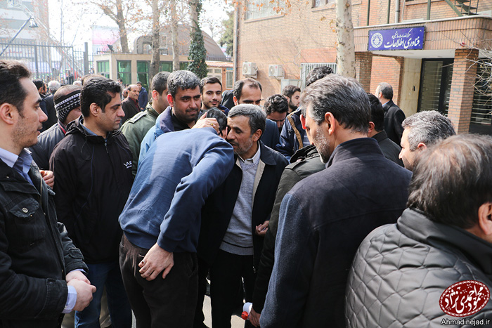 (تصاویر) احمدینژاد در راهپیمایی 22 بهمن (تصاویر) احمدینژاد در راهپیمایی 22 بهمن