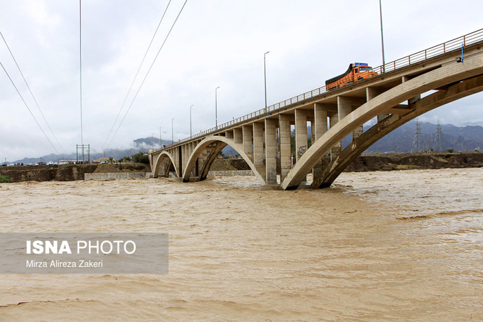 (تصاویر) طغیان رودخانه آبنما در شهرستان رودان
