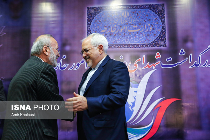 (تصاویر) برخورد گرم ظریف و متکی