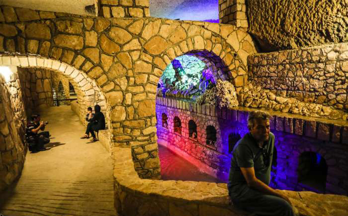 (تصاویر) گردشگران در ارگ بم و کاریز کیش (تصاویر) گردشگران در ارگ بم و کاریز کیش