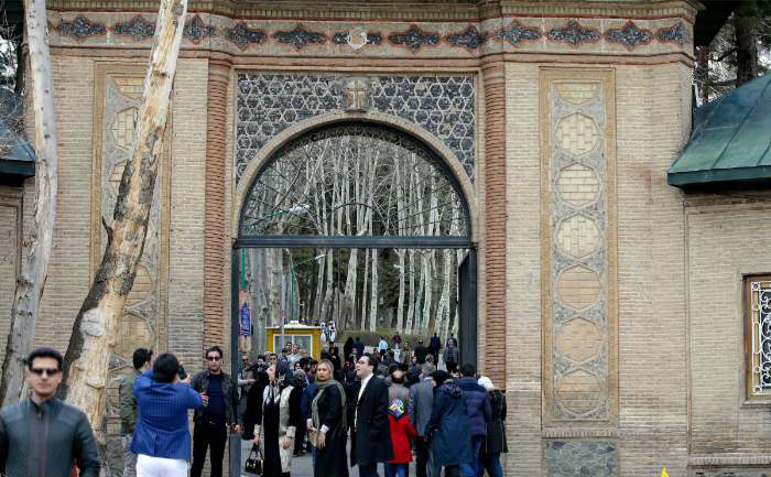 تصاویر/ گردشگران در کاخ موزه سعدآباد تصاویر/ گردشگران در کاخ موزه سعدآباد
