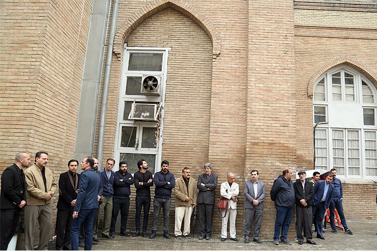 (تصاویر) مراسم تشییع پیکر فیروز زنوزی جلالی (تصاویر) مراسم تشییع پیکر فیروز زنوزی جلالی