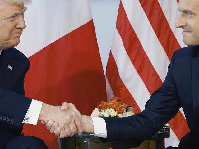 ماکرون: دست دادنم با ترامپ ماکرون: دست دادنم با ترامپ
