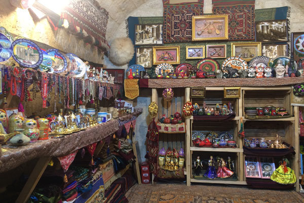 عرضه صنایع‌دستی ایران در باکو!