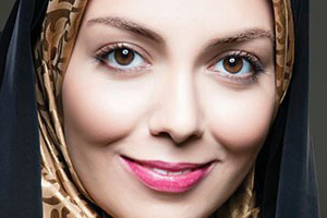 چرا واکنش افکار عمومی به آزاده نامداری بی رحمانه است؟ چرا واکنش افکار عمومی به آزاده نامداری بی رحمانه است؟