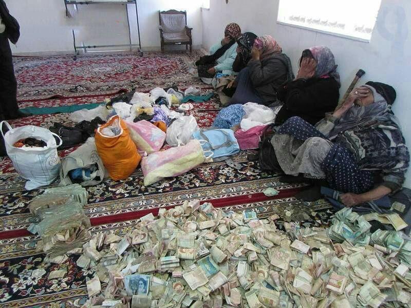 اموال و دارایی چند متکدی در خانهشان! اموال و دارایی چند متکدی در خانهشان!