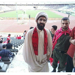 جلوگیری از ورود یک روحانی به ورزشگاه!