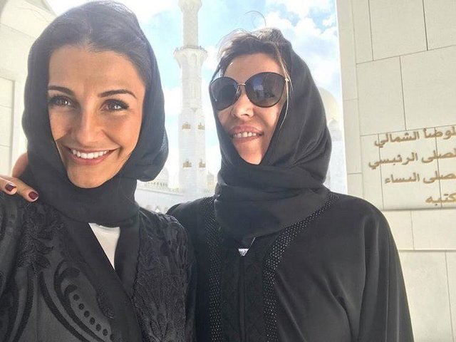 (تصویر) همسران بازیکنان رئال مادرید، با حجاب در امارات (تصویر) همسران بازیکنان رئال مادرید، با حجاب در امارات