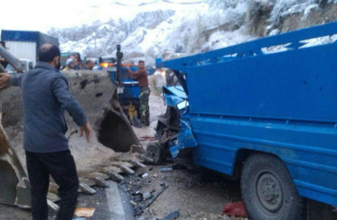 (عکس) دوئل مرگبار ۲ وانت در جاده روستایی